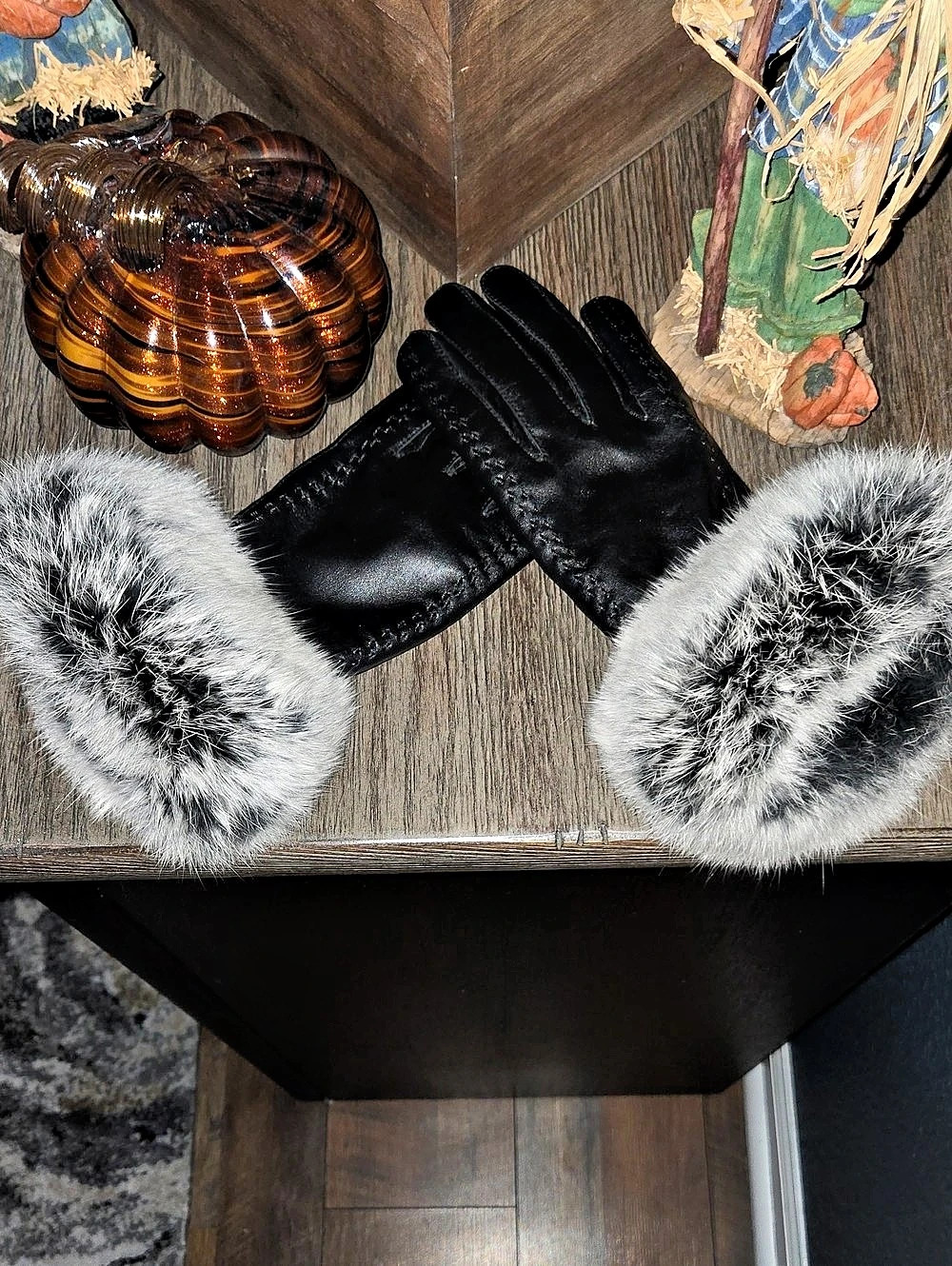 Black & Gray Leather Rabbit Fur Cuff Gloves Like New